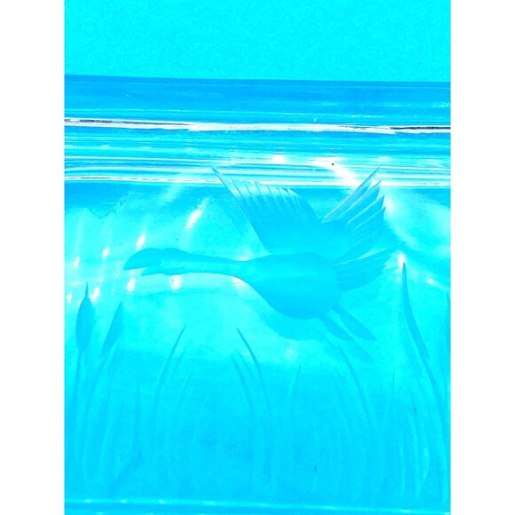 Dorothy Thorpe Trinket Etched Flying Bird /Duck Glass Box Jewelry/Cigarette Box - Picture 3 of 9